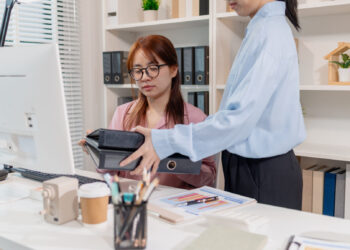 拒絕當職場鬼故事主角 7個管理盲點讓妳成地雷主管