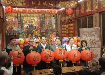 隱身艋舺巷弄 200 年！艋舺龍津宮打破「家廟」藩籬重繪萬華信仰地圖，開啟公共文化新篇章