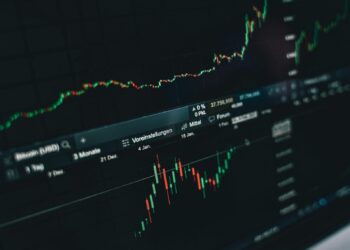 2月營收連13月年增 法人看好閎康今年EPS年增率可達8%以上！