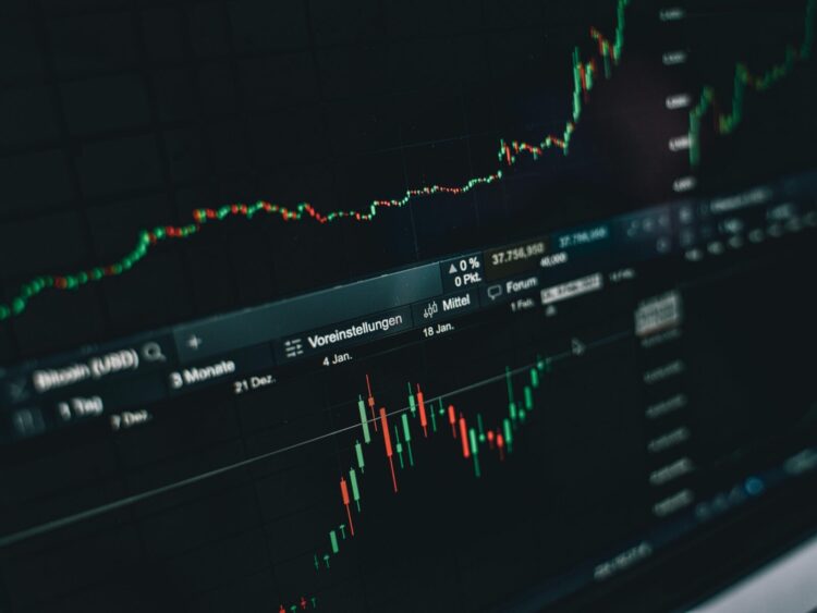 2月營收連13月年增 法人看好閎康今年EPS年增率可達8%以上！