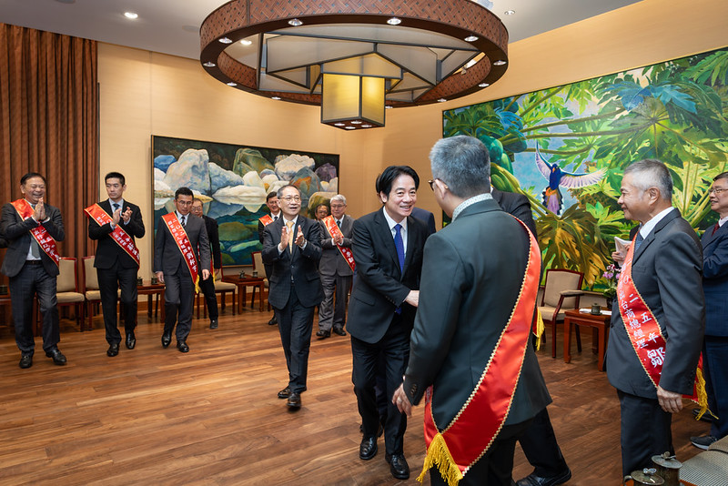 賴清德總統肯定並感謝國家傑出經理人得獎人卓越貢獻 號召攜手產業拚經濟、全面強化AI競爭力 賴清德總統肯定並感謝國家傑出經理人得獎人卓越貢獻 號召攜手產業拚經濟、全面強化AI競爭力