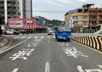 未成年無照騎士闖禍 豐原路口車禍釀2傷