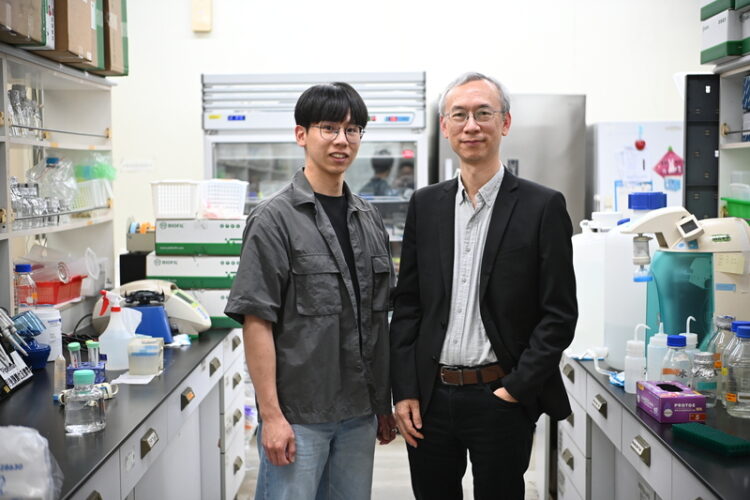 中正大學跨國研究新突破 陳永恩教授與博士生徐伯彥建立精準預測特定化療藥物之心臟副作用風險新機制