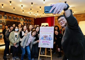 竹縣警首創婦女節包場《陽光女子合唱團》