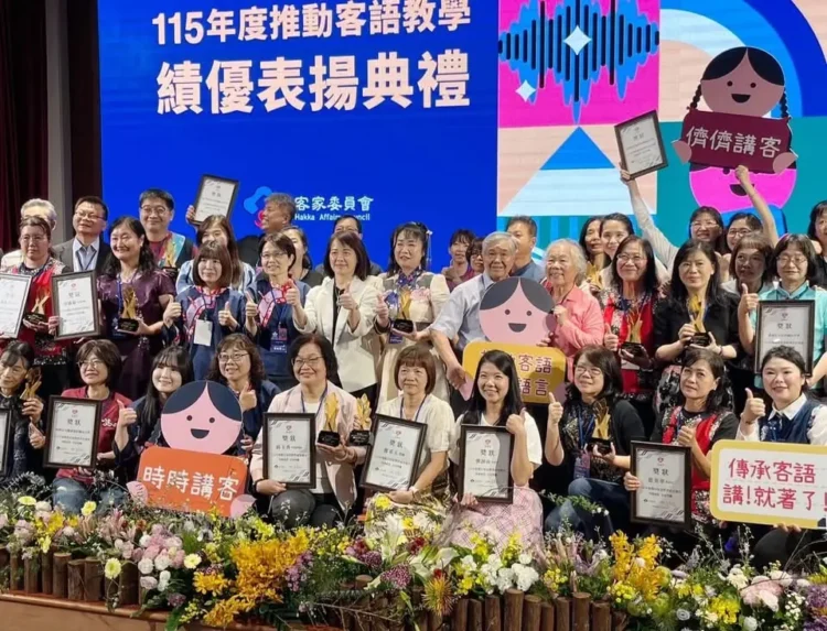 東部一枝獨秀 客語教育先行者游淑梅勇奪中央績優教學獎