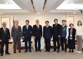 臺南與日本友誼市宇城地域締盟一週年 臺南市長黃偉哲頒贈道路命名公文見證跨國友誼