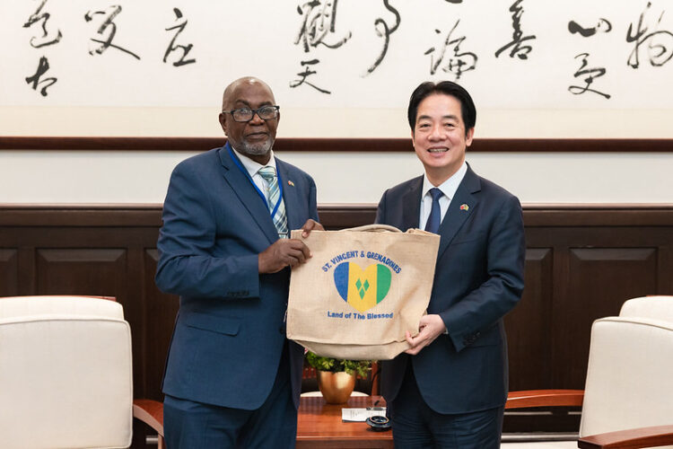 賴清德總統接見聖文森副總理李考克 以建交45週年為契機持續深化全方位夥伴關係拓展邦誼