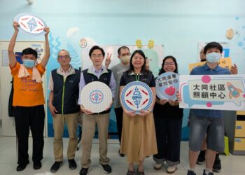 台電高雄區處連三年送暖！ 世界自閉症日關懷星兒不間斷