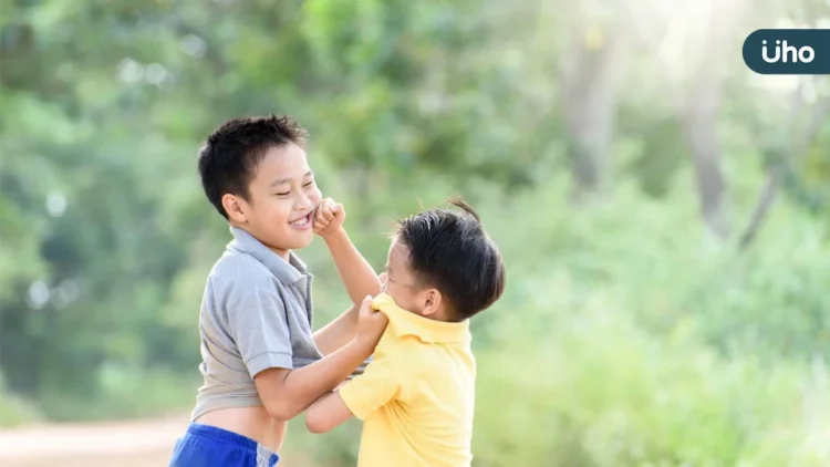 孩子常被說愛打人、不合群 醫揭背後原因：不一定是教養問題