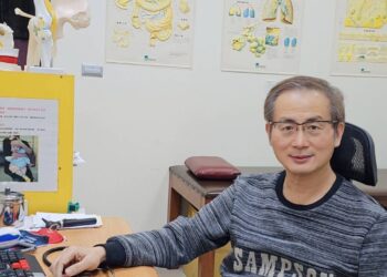 低頭族經濟升溫 頸部支撐輔具成健康管理新關注焦點