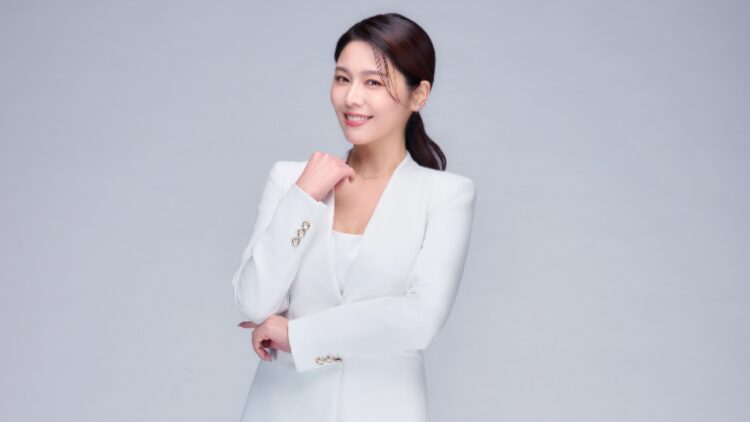 最美八點檔女王白家綺雙喜臨門 大婚前夕宣布晉升品牌監製「飲后超纖飲」誕生