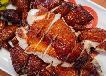 宜蘭市家庭聚餐 人氣好評琥珀脆皮雞 現撈海鮮超值合菜