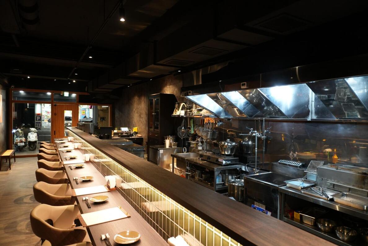 板橋中山路宵夜 職人蒜香串燒配暖心關東煮 深夜小酌必訪