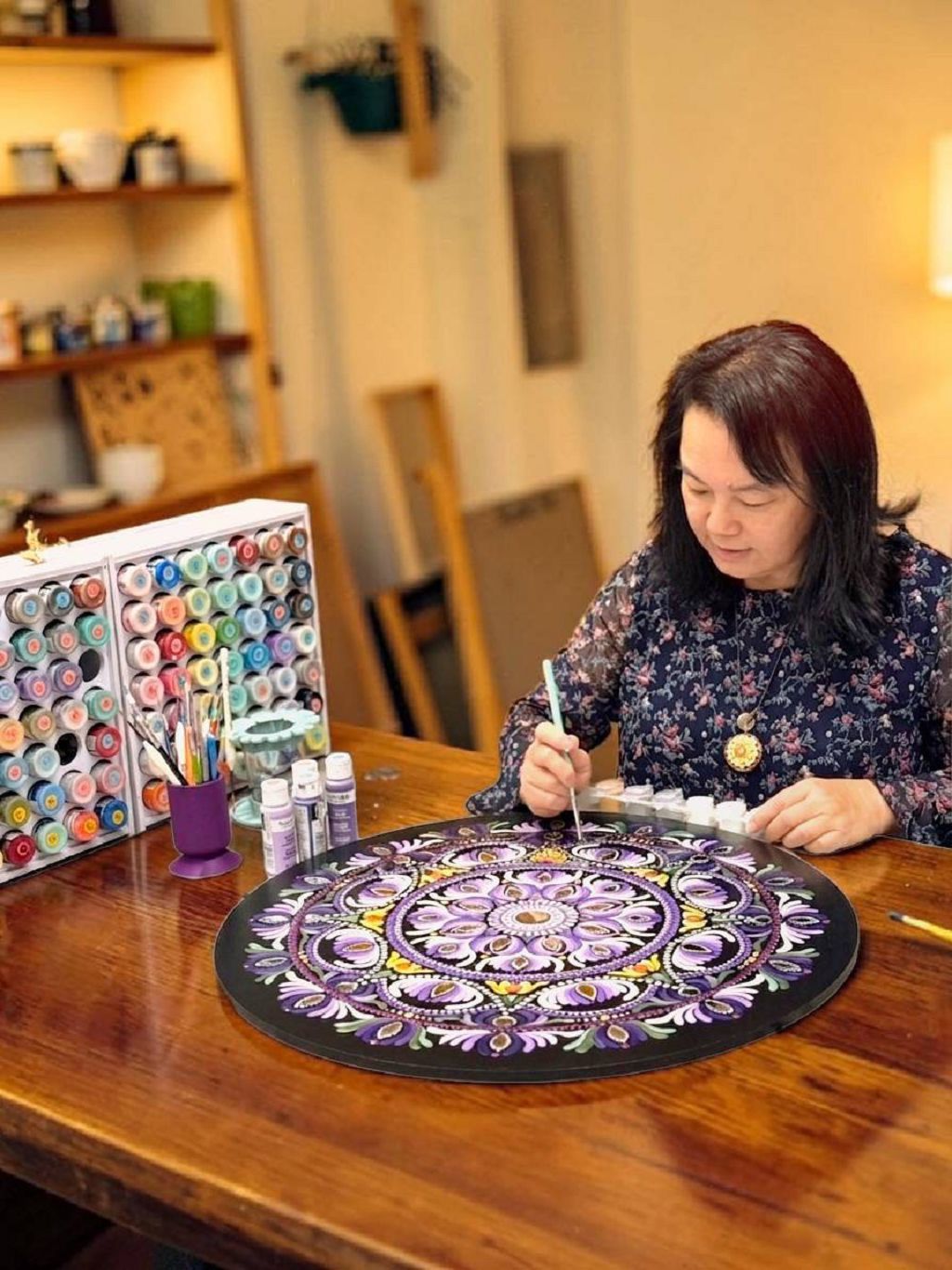 點亮內在的圓與光！「美國 IAPC 點點色彩能量曼陀羅師生聯展」4/25 溫暖登場