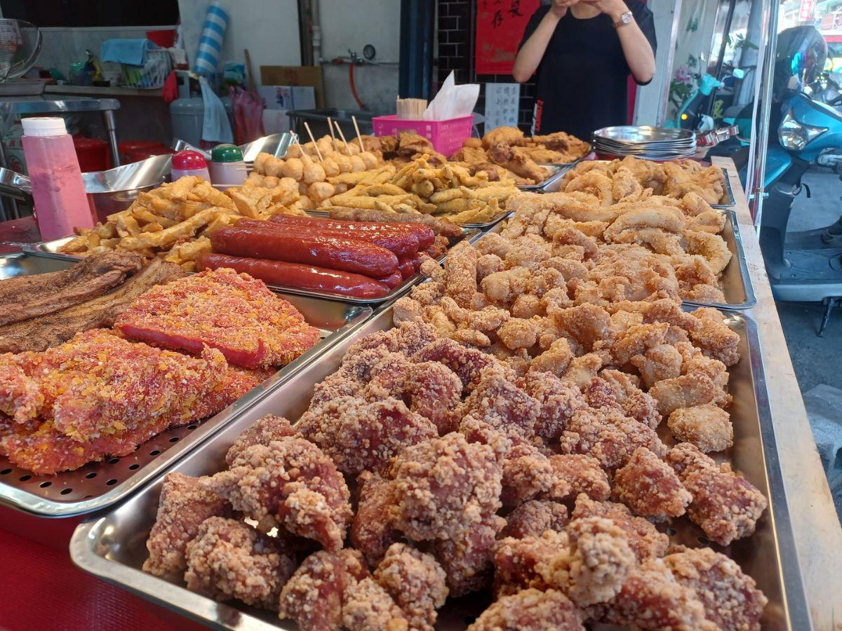 【勇哥炸雞】提供秤重計價方案，靈活的搭配可能性讓饕客輕鬆打造宜蘭市區平價炸物拼盤（圖/Medick Marketing Ltd.提供）