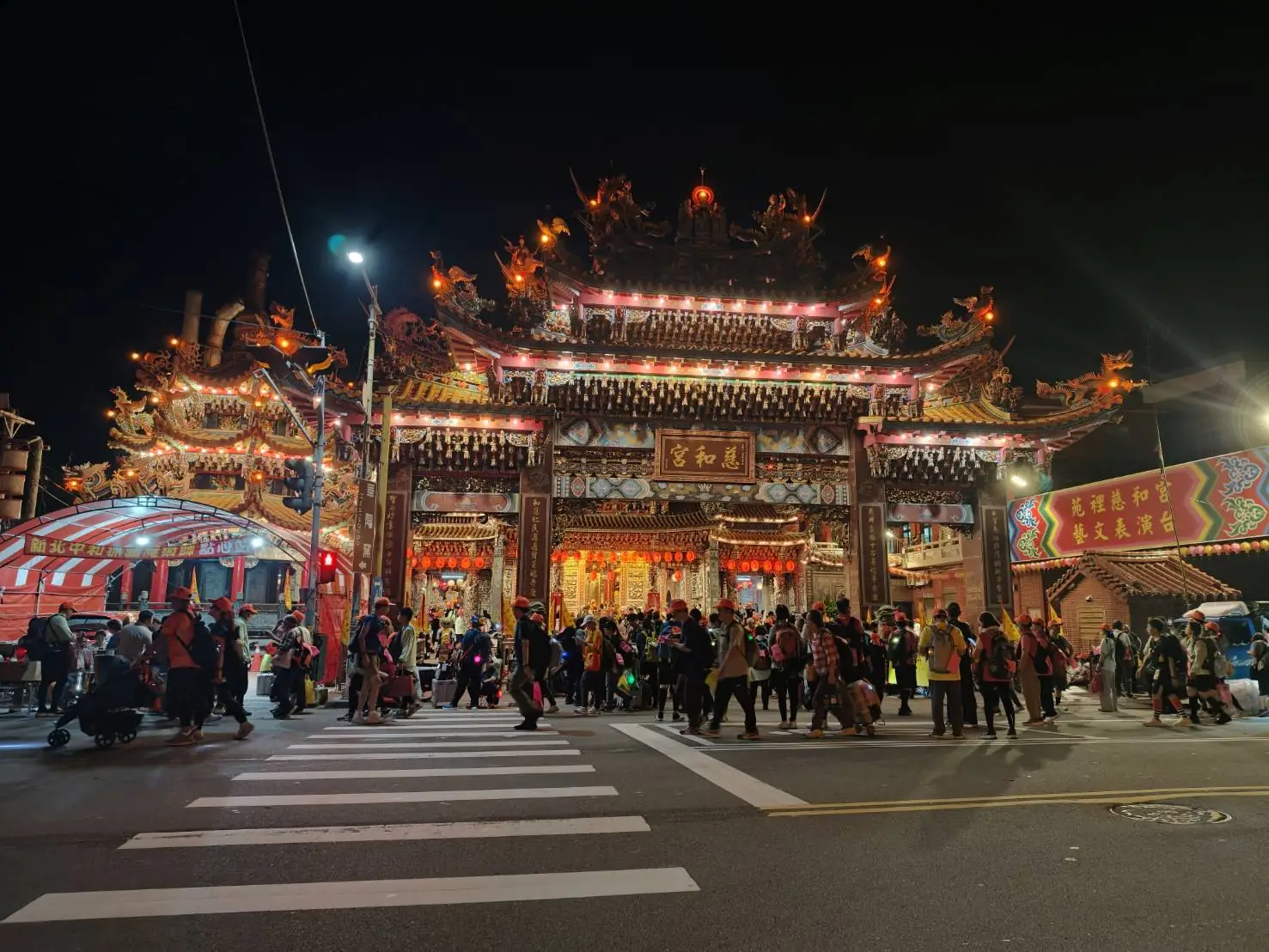 白沙屯拱天宮徒步進香登場 提醒勿推擠禮讓轎班