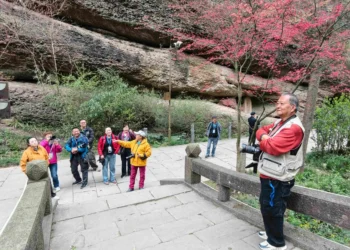 兩岸攝影家四川同樂 輪流當Model笑翻全場