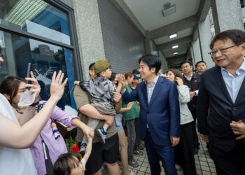 賴清德總統出席屏東「包圍縣府，孩子作主」兒童節活動 盼攜手將屏東打造成臺灣的兒童首都