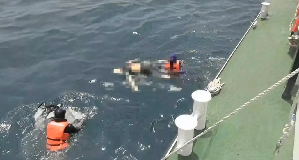 七七高地外海發現浮屍 海巡打撈助返家