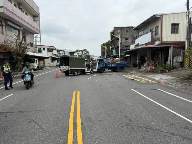 市區尚志路2車對撞阻塞交通 花警即時疏導