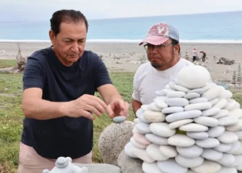 【「2026太平洋國際疊石季」5月1日七星潭盛大揭幕 國際大師齊聚花蓮 市集、工作坊、海灘體驗打造最美海岸藝術盛典】