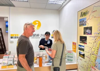 花蓮火車站旅服中心進駐出口右側 服務前移第一線 打造觀光第一印象