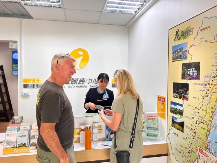 花蓮火車站旅服中心進駐出口右側 服務前移第一線 打造觀光第一印象