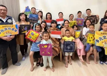 蠟染傳情迎女英雄日 向女性新住民與移工致敬