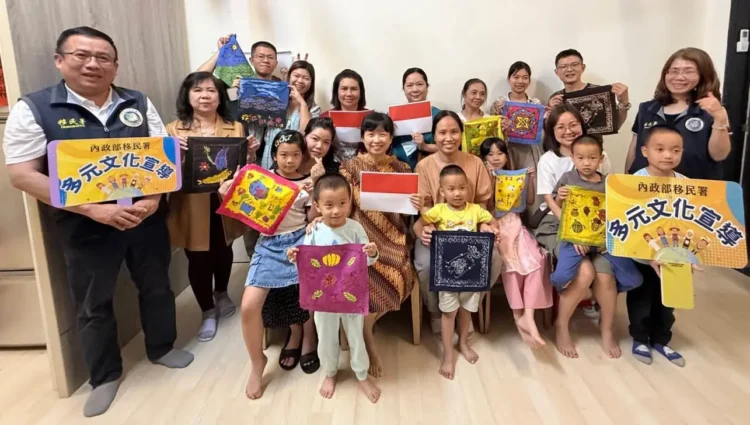 蠟染傳情迎女英雄日 向女性新住民與移工致敬