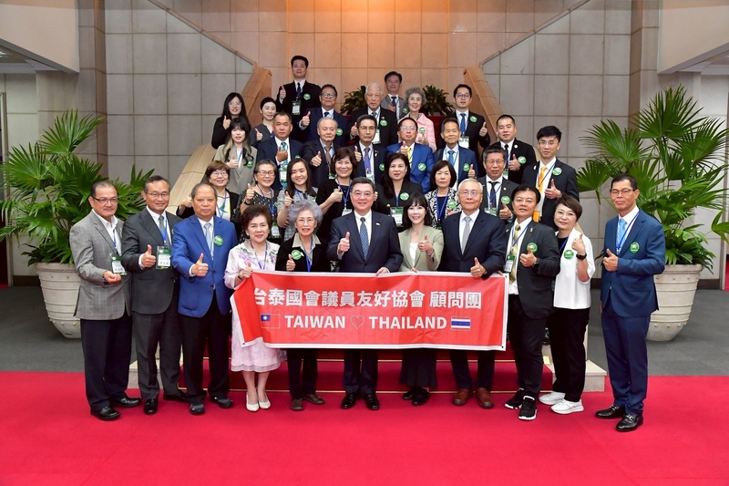 行政院長卓榮泰接見泰國台泰國會議員友好協會顧問團 積極推動十三項國家戰略產業以深化臺泰民主供應鏈合作關係