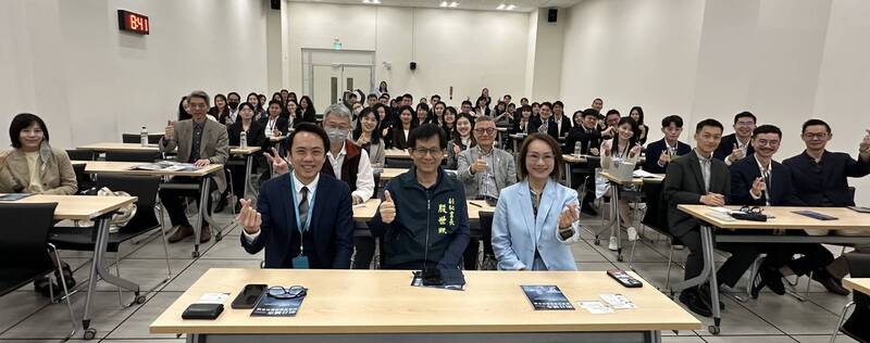 外交部率未來外交菁英前往參訪臺南沙崙智慧綠能科學城 實地見證臺灣科技外交實力並提升國際競爭力