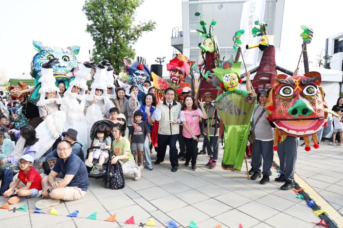 大仙神偶踩街庄頭沸騰 2026台江文化季慶開幕 黃偉哲市長邀民共賞「內海派對‧庄頭看戲」