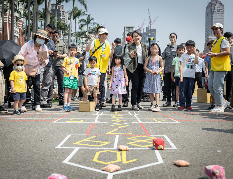 蕭美琴副總統出席總統府假日開放參觀活動 與民互動體驗童趣與文化魅力