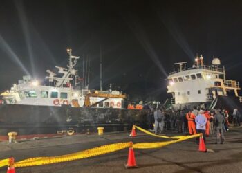 海巡署循線攔檢可疑貨輪 查獲大麻花300多公斤成功攔阻毒品流入國境