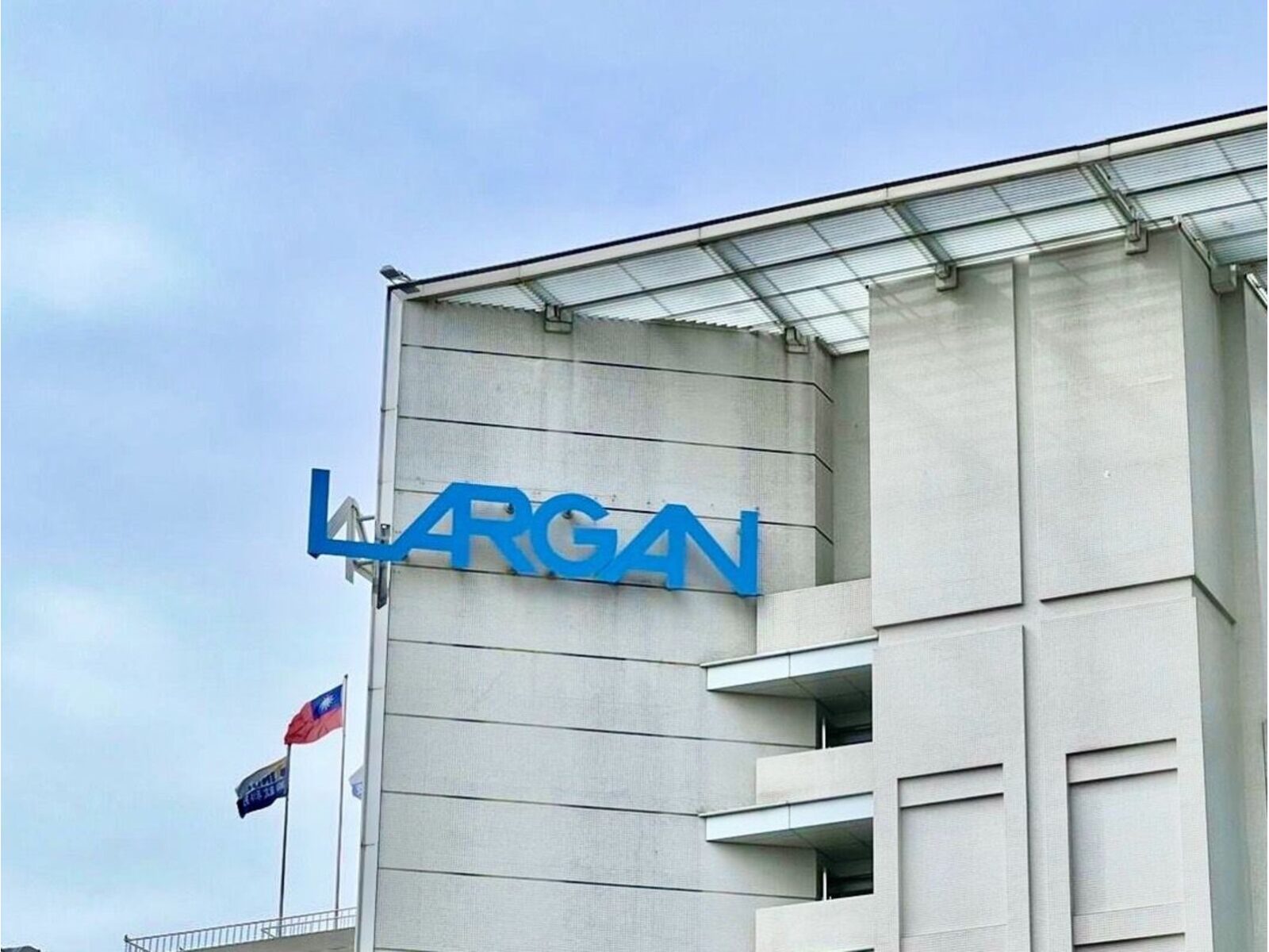 AI 算力點亮「光進銅退」轉型潮 台灣光學軍團跨界卡位CPO矽光子藍海